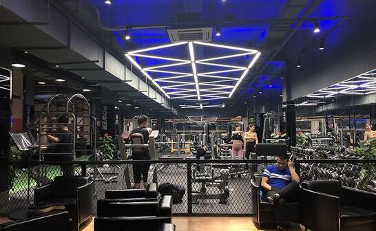 传统健身房遇＂中年危机＂ 选择自救还是投奔互联网？